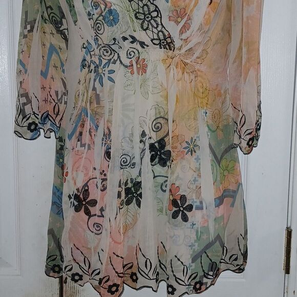 Mushka By SIenna Rose Inc sheer floral print blouse Sz M NWOT - Picture 2 of 7